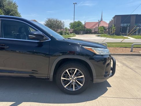 Used 2018 Toyota Highlander XLE FWD image 9
