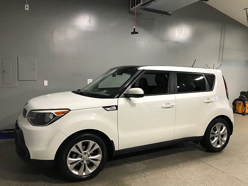 Used 2016 Kia Soul + w/ Primo Package FWD image 12