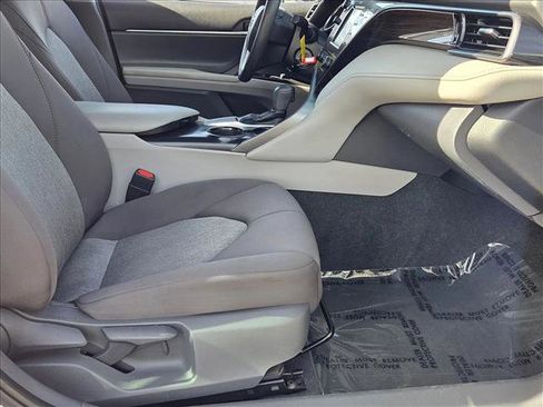 Used 2019 Toyota Camry LE w/ Carpet Mat Package image 20