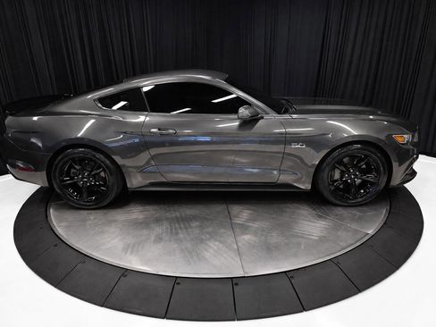 Used 2016 Ford Mustang GT RWD image 13