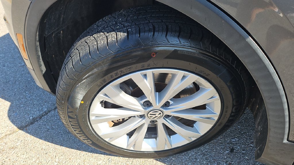 Used 2018 Volkswagen Tiguan SE FWD image 21
