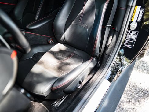 Used 2024 Ferrari Roma RWD image 18