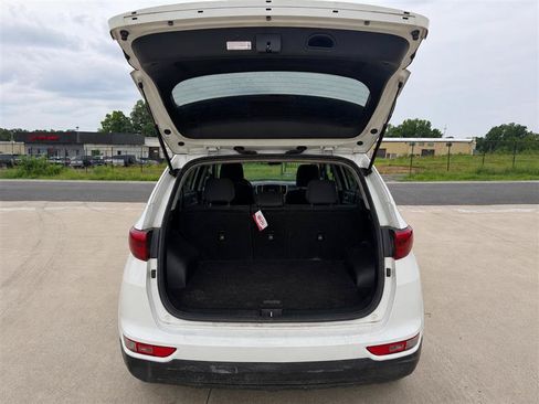Used 2019 Kia Sportage LX AWD/4WD image 10