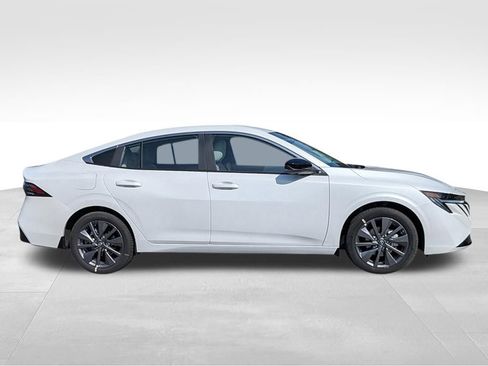 New 2026 Nissan Sentra SL w/ Floor Mat Package FWD image 5