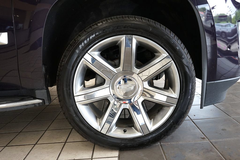Used 2018 Cadillac Escalade Luxury AWD/4WD image 63