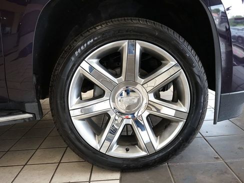 Used 2018 Cadillac Escalade Luxury AWD/4WD image 63