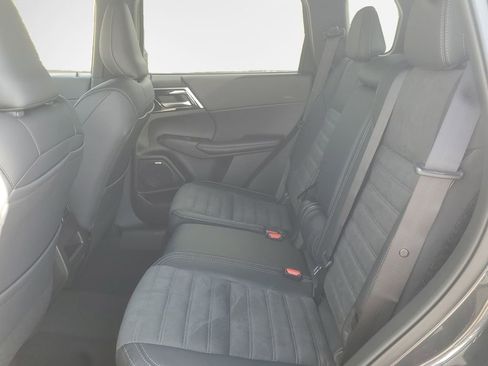 New 2026 Mitsubishi Outlander LE AWD/4WD image 21
