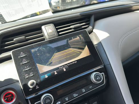 Used 2019 Honda Insight EX image 17