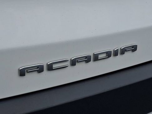 Certified 2023 GMC Acadia SLT AWD/4WD image 31