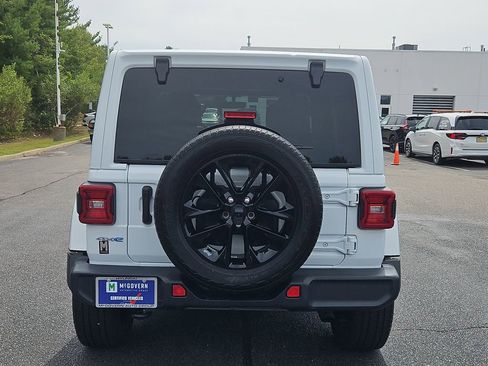 Used 2021 Jeep Wrangler Unlimited Sahara w/ Cold Weather Group image 29