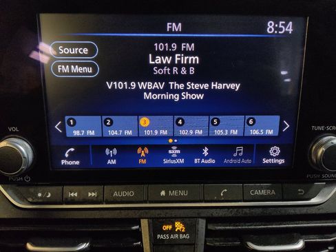 Used 2024 Nissan Altima 2.5 SV FWD image 25