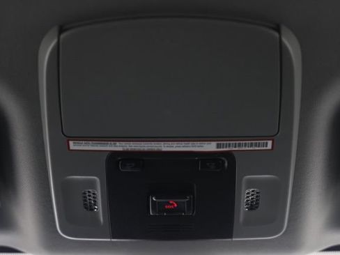 Used 2020 Toyota Camry SE FWD image 32