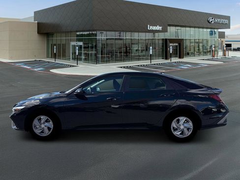 New 2026 Hyundai Elantra SE image 3