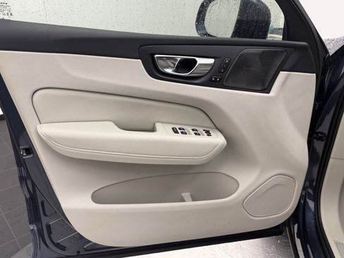 Certified 2023 Volvo XC60 B5 Ultimate w/ Protection Package Premier AWD/4WD image 10