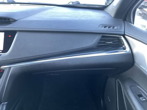 Used 2020 Cadillac XT5 Premium Luxury image 16