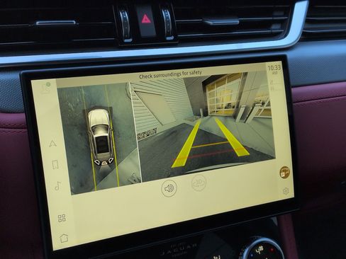 Used 2024 Jaguar F-PACE SVR image 20