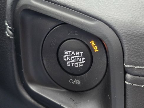 Used 2024 Jeep Wrangler Unlimited Sahara w/ Technology Group AWD/4WD image 24
