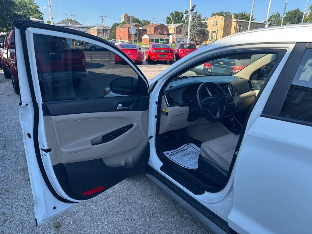 Used 2017 Hyundai Tucson Sport w/ Cargo Package AWD/4WD image 10