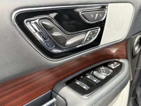 Used 2023 Lincoln Navigator Reserve AWD/4WD image 21