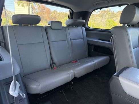Used 2016 Toyota Sequoia Platinum AWD/4WD image 17