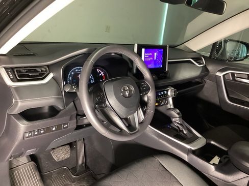 Used 2025 Toyota RAV4 XLE w/ Convenience Package image 12