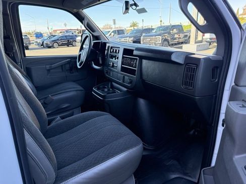 Used 2024 GMC Savana 2500 w/ Driver Convenience Package image 10