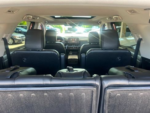 Used 2022 Nissan Pathfinder Platinum AWD/4WD image 14