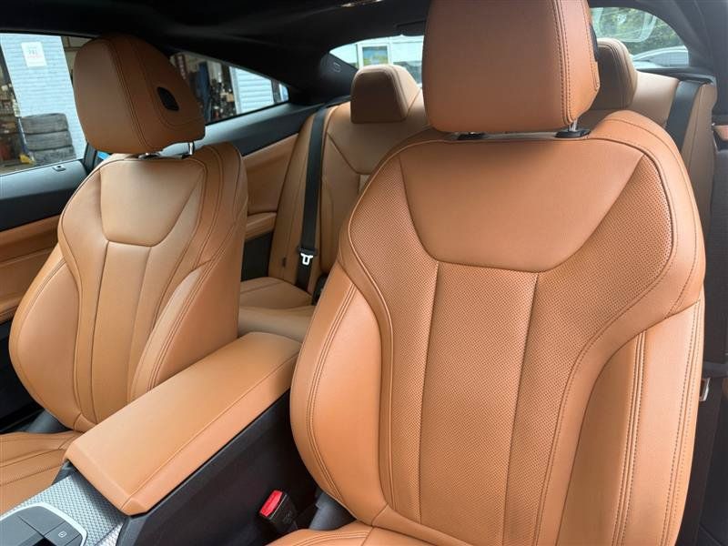 Used 2025 BMW M440i Coupe w/ Premium Package RWD image 11