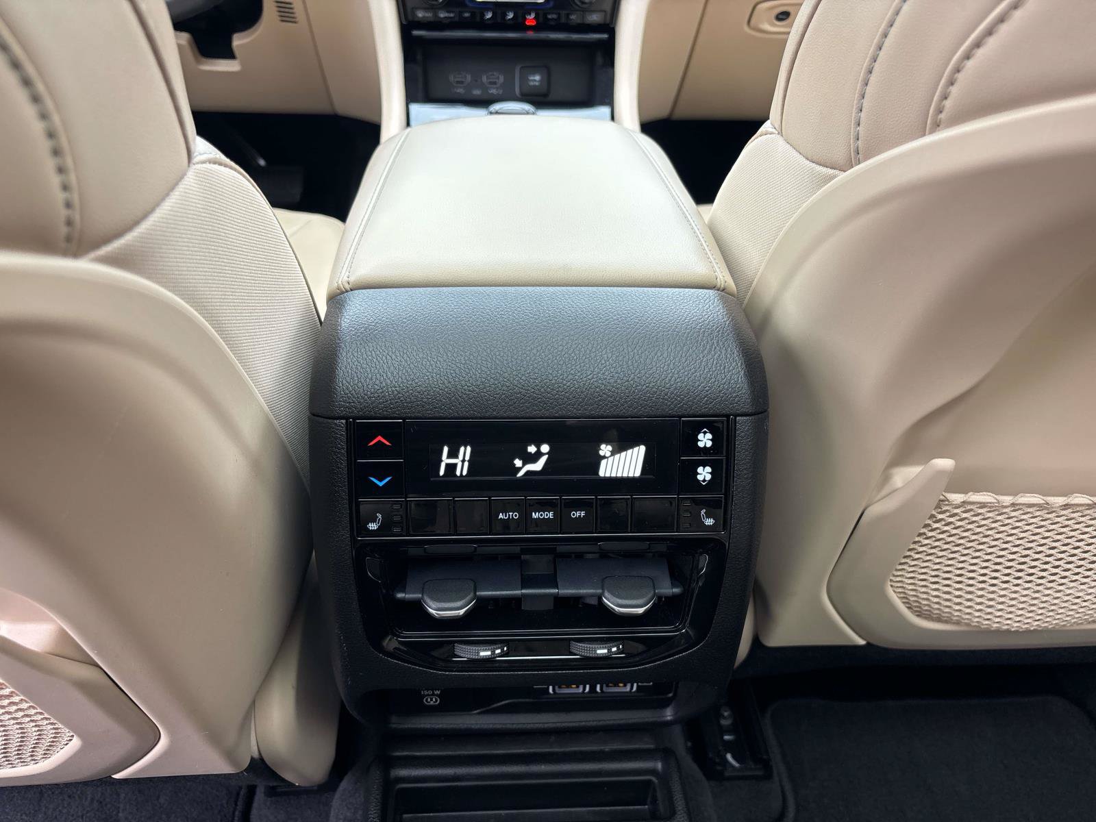 Used 2022 Jeep Grand Cherokee L Limited AWD/4WD image 11