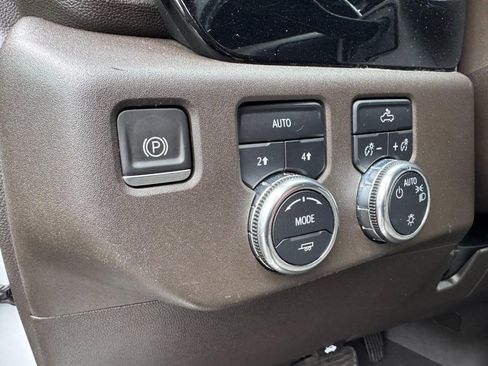 Used 2022 GMC Sierra 1500 SLE image 14