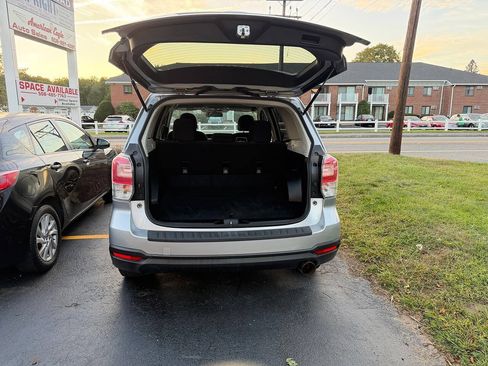 Used 2018 Subaru Forester 2.5i AWD/4WD image 22