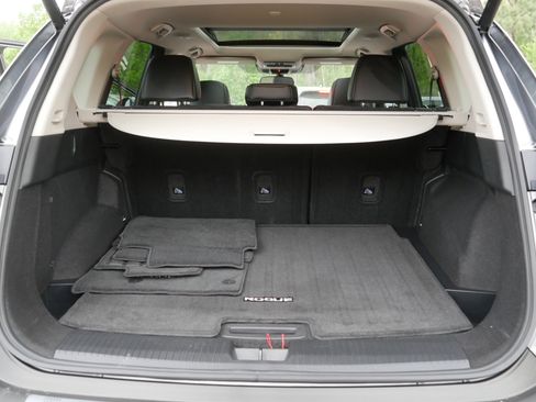 Certified 2023 Nissan Rogue SV w/ SV Premium B Package AWD/4WD image 18