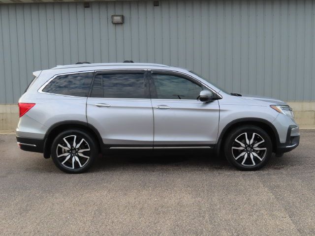 Used 2019 Honda Pilot Touring image 3