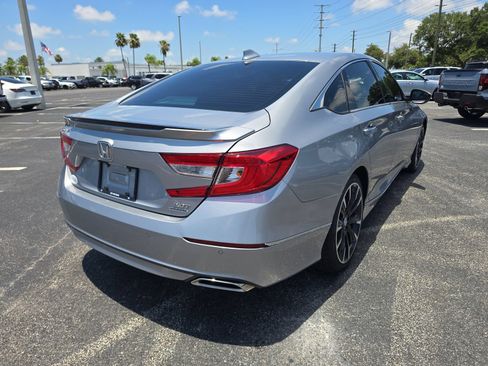 Used 2019 Honda Accord Touring image 3