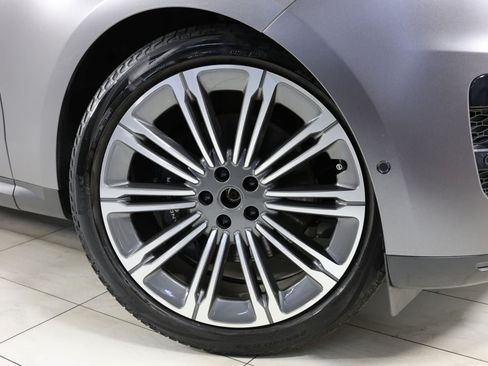 Used 2024 Land Rover Range Rover Sport SE AWD/4WD image 14