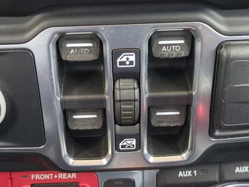 Used 2019 Jeep Wrangler Unlimited Rubicon AWD/4WD image 26