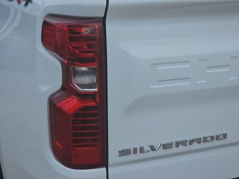 Used 2024 Chevrolet Silverado 1500 Custom image 40