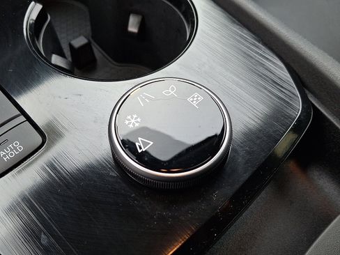 Certified 2025 Nissan Rogue SL w/ Tech Package image 24