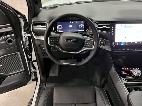 New 2026 Jeep Grand Wagoneer 4WD w/ Premium Group I image 12