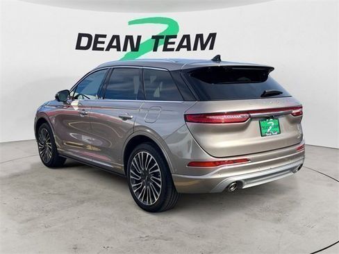 Used 2022 Lincoln Corsair FWD image 6