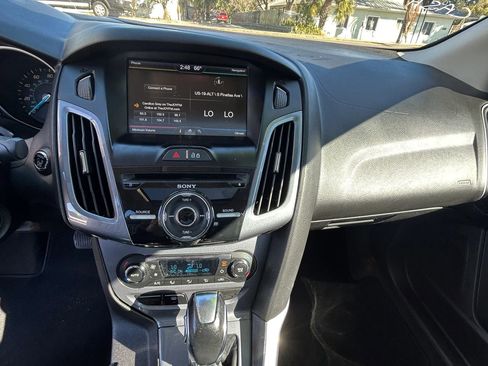 Used 2014 Ford Focus Titanium image 12