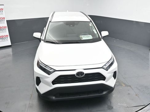 Used 2022 Toyota RAV4 XLE w/ XLE Grade Weather Package image 11