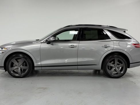 Used 2025 Genesis GV70 2.5T w/ Sport Prestige Package image 2