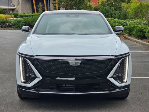 New 2026 Cadillac Lyriq Sport w/ LPO, Floor Liner Package AWD/4WD image 8