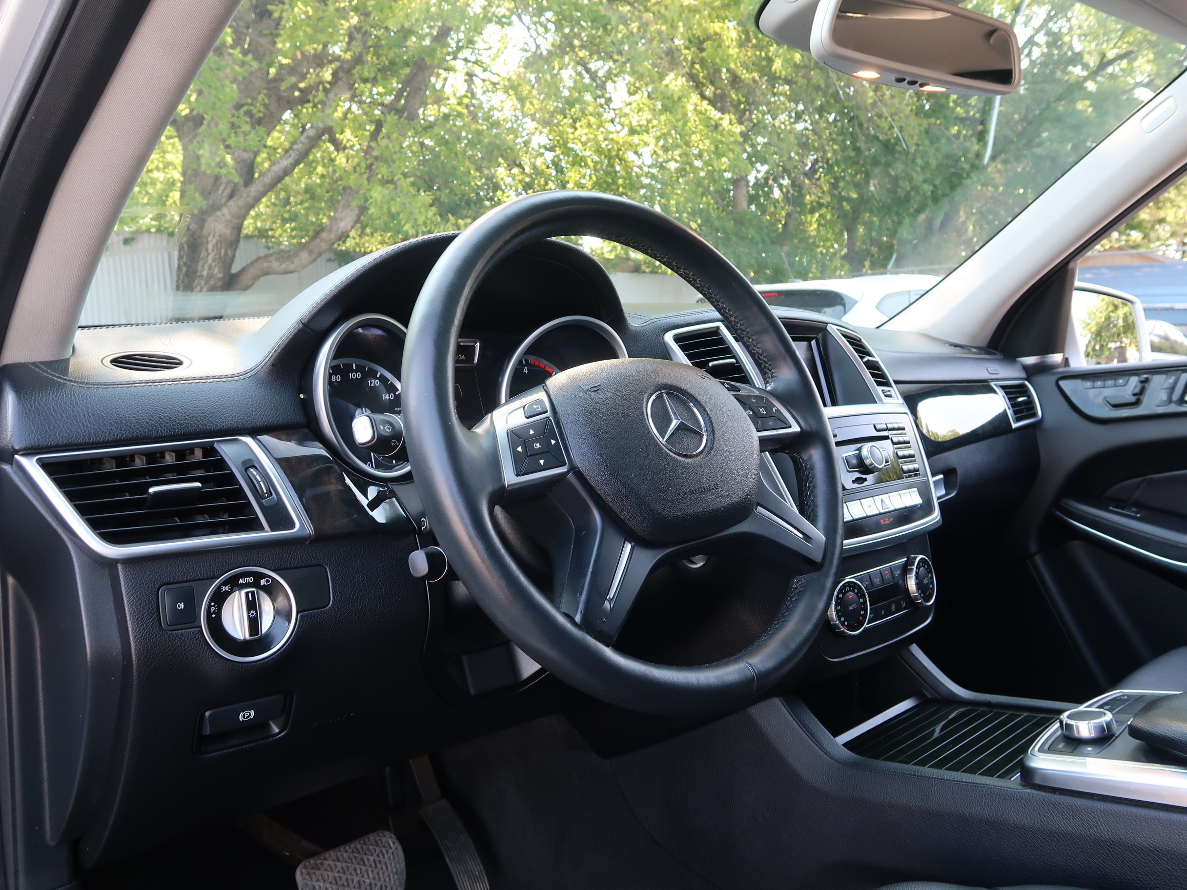 Used 2014 Mercedes-Benz GL 350 BlueTEC 4MATIC image 29