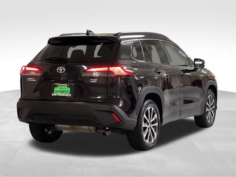 Certified 2022 Toyota Corolla Cross XLE image 5