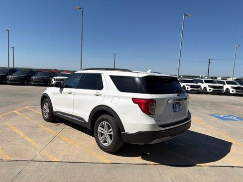 Certified 2023 Ford Explorer XLT w/ Equipment Group 202A AWD/4WD image 5