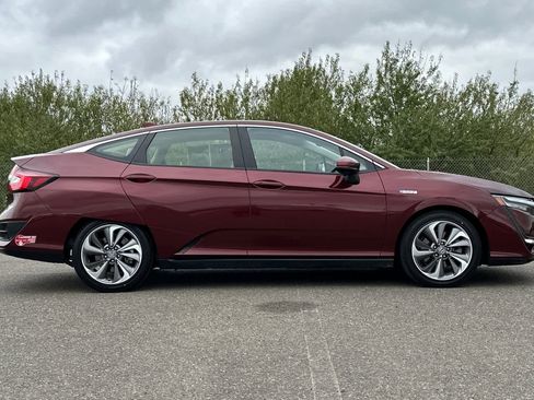 Certified 2018 Honda Clarity Touring image 2