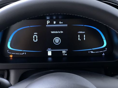 Used 2025 Hyundai Elantra Sport image 17