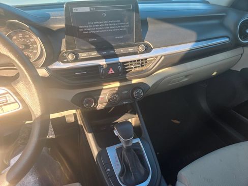 Used 2022 Kia Forte LXS FWD image 8